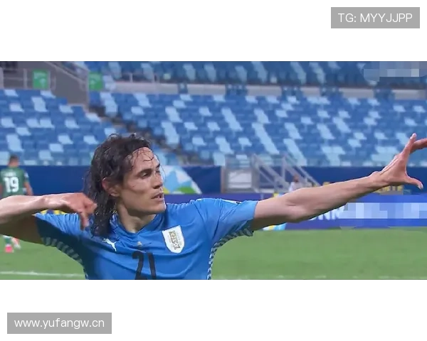 想象一下卡瓦尼开vlog：先在厨房煮面，下一秒镜头切到一柜子“百万球鞋”